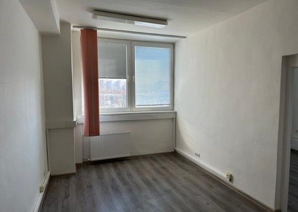 Kancelárske priestory na prenájom - od 32 m2, Panónska cesta.