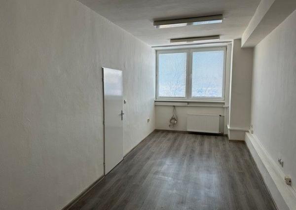 Kancelárske priestory na prenájom - od 32 m2, Panónska cesta.