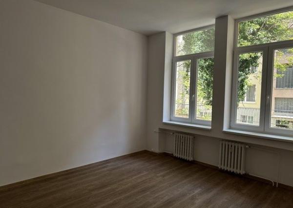 Kompletne zrekonštruovaný, klimatizovaný 4i byt na predaj - 102 m2, v Starom meste.