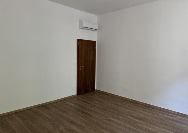 Kompletne zrekonštruovaný, klimatizovaný 4i byt na predaj - 102 m2, v Starom meste.