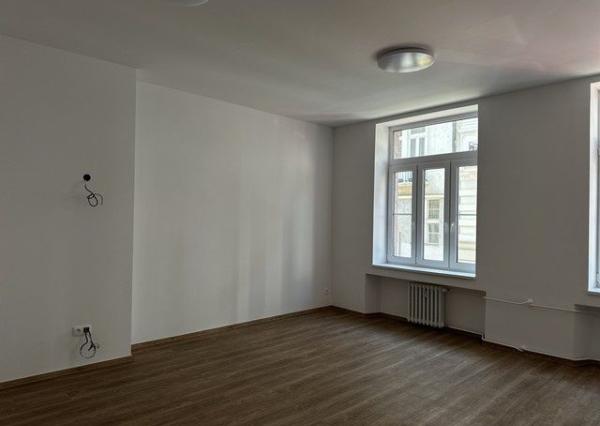 Kompletne zrekonštruovaný, klimatizovaný 4i byt na predaj - 102 m2, v Starom meste.