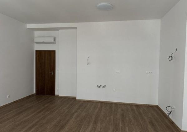 Kompletne zrekonštruovaný, klimatizovaný 4i byt na predaj - 102 m2, v Starom meste.