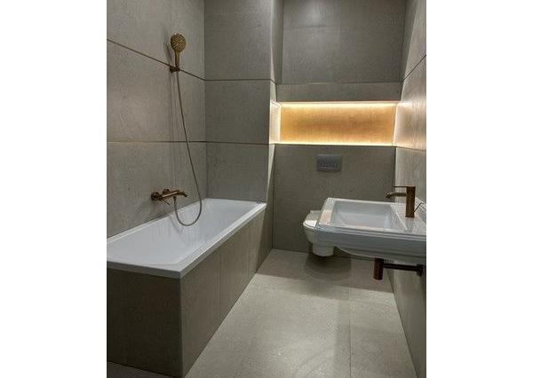 Kompletne zrekonštruovaný, klimatizovaný 4i byt na predaj - 102 m2, v Starom meste.