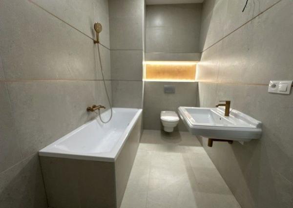 Kompletne zrekonštruovaný, klimatizovaný 4i byt na predaj - 102 m2, v Starom meste.