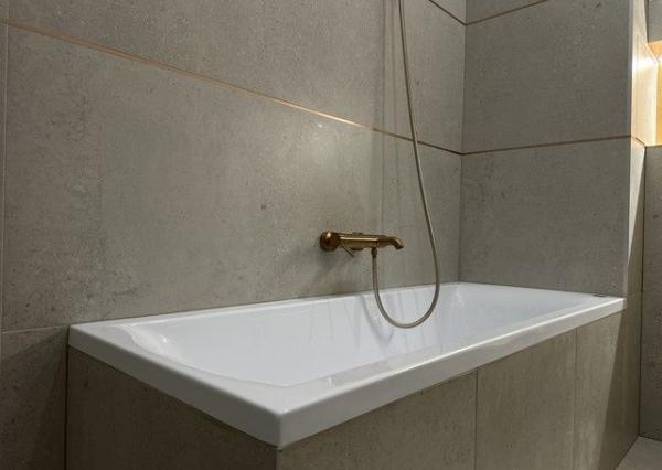 Kompletne zrekonštruovaný, klimatizovaný 4i byt na predaj - 102 m2, v Starom meste.