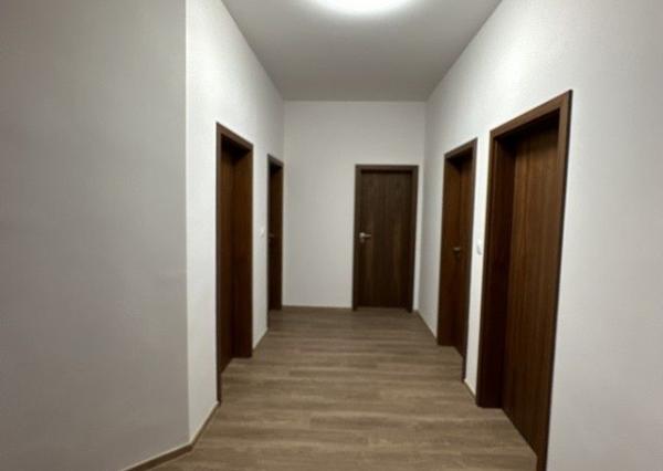 Kompletne zrekonštruovaný, klimatizovaný 4i byt na predaj - 102 m2, v Starom meste.