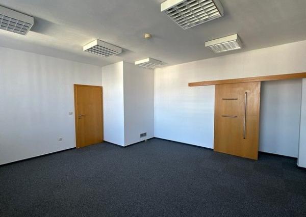 Reprezentatívny kancelársky priestor na prenájom – 132 m², Košická ulica.