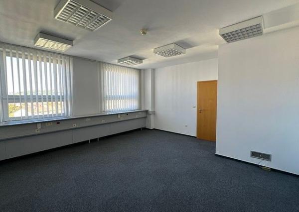 Reprezentatívny kancelársky priestor na prenájom – 132 m², Košická ulica.