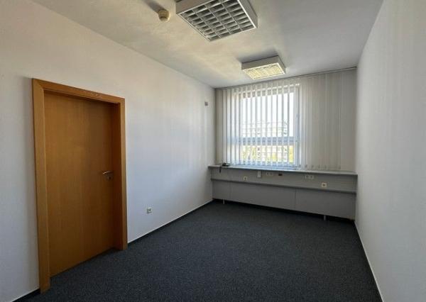 Reprezentatívny kancelársky priestor na prenájom – 132 m², Košická ulica.