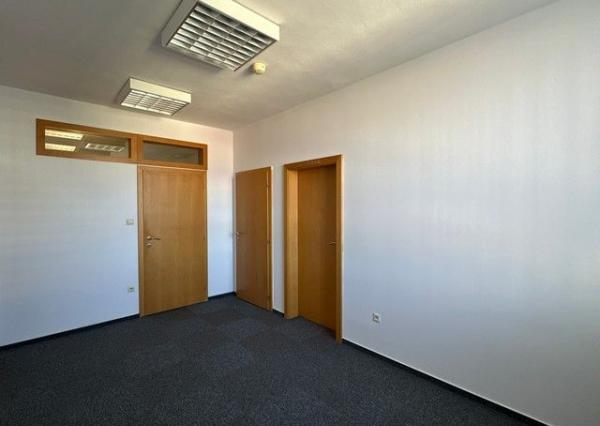 Reprezentatívny kancelársky priestor na prenájom – 132 m², Košická ulica.