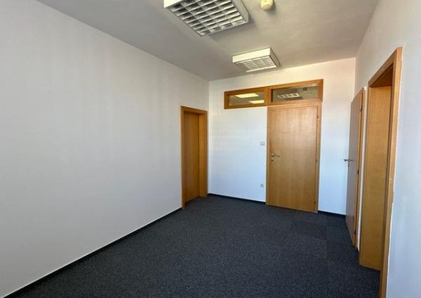 Reprezentatívny kancelársky priestor na prenájom – 132 m², Košická ulica.