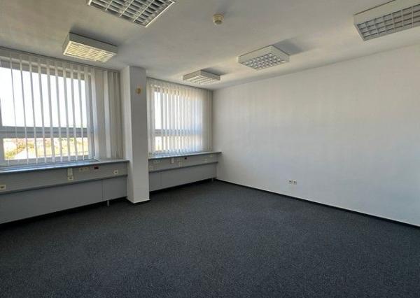 Reprezentatívny kancelársky priestor na prenájom – 132 m², Košická ulica.