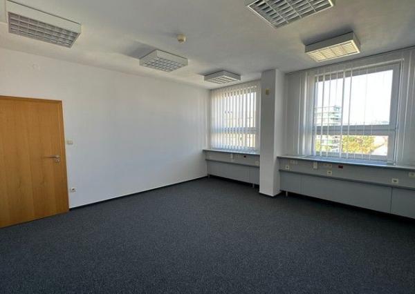 Reprezentatívny kancelársky priestor na prenájom – 132 m², Košická ulica.