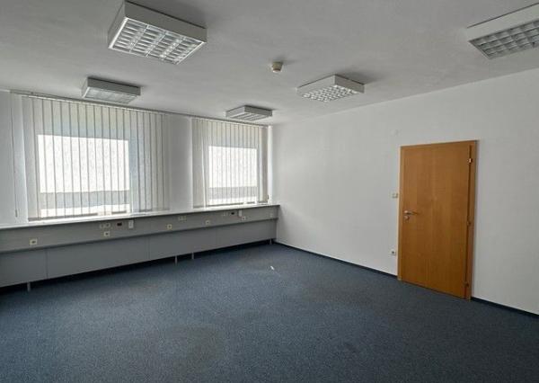 Reprezentatívny kancelársky priestor na prenájom – 132 m², Košická ulica.