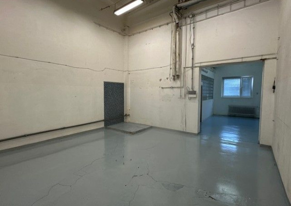 Priestor pre servisno-obchodné a skladovacie využitie na prenájom - 67 m2, Bojnická ul.