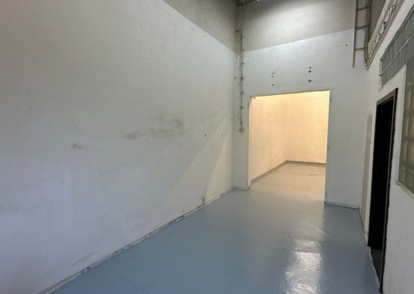 Priestor pre servisno-obchodné a skladovacie využitie na prenájom - 67 m2, Bojnická ul.