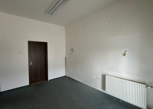 Priestor pre servisno-obchodné a skladovacie využitie na prenájom - 67 m2, Bojnická ul.