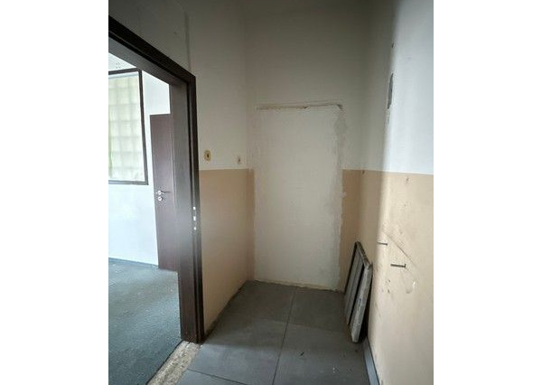 Priestor pre servisno-obchodné a skladovacie využitie na prenájom - 67 m2, Bojnická ul.