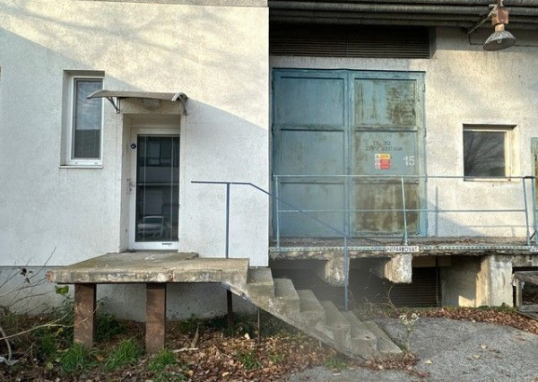 Priestor pre servisno-obchodné a skladovacie využitie na prenájom - 67 m2, Bojnická ul.