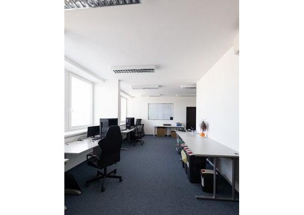 Kancelárske priestory na prenájom - od 12 m2, Pestovateľská ul. Možnosť kúpy.