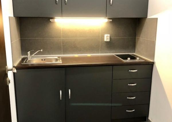 Kancelárske priestory na prenájom - od 12 m2, Pestovateľská ul. Možnosť kúpy.