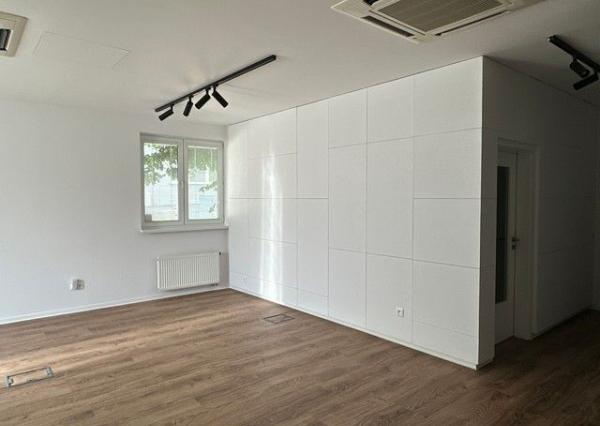 Kancelársky priestor so samostatným vstupom na prenájom - 98 m2, ul. Na Pántoch