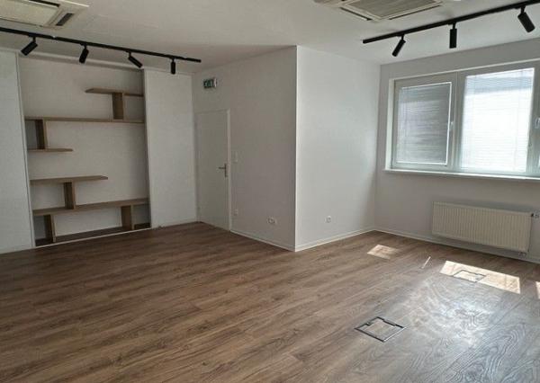 Kancelársky priestor so samostatným vstupom na prenájom - 98 m2, ul. Na Pántoch