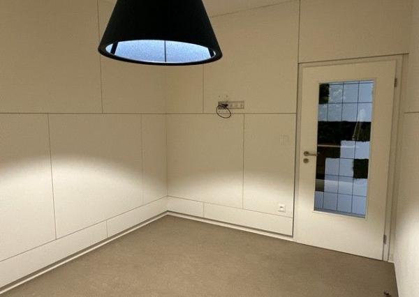 Kancelársky priestor so samostatným vstupom na prenájom - 98 m2, ul. Na Pántoch