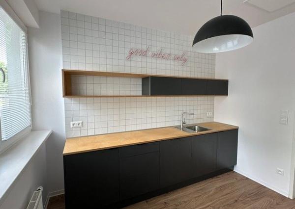 Kancelársky priestor so samostatným vstupom na prenájom - 98 m2, ul. Na Pántoch