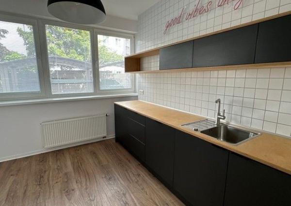 Kancelársky priestor so samostatným vstupom na prenájom - 98 m2, ul. Na Pántoch