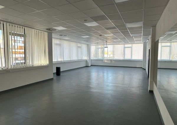 Priestory pre šport a fyzioterapiu na prenájom - 106 m2 a 112 m2, OBC Tomášikova