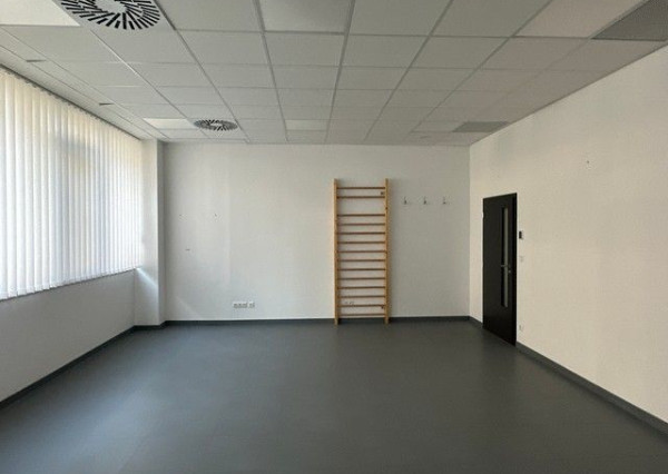 Priestory pre šport a fyzioterapiu na prenájom - 106 m2 a 112 m2, OBC Tomášikova