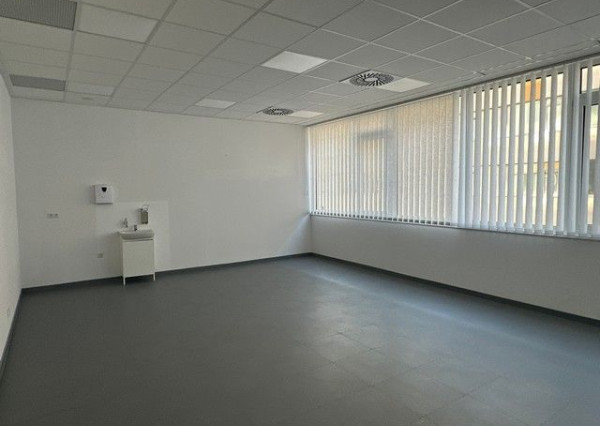 Priestory pre šport a fyzioterapiu na prenájom - 106 m2 a 112 m2, OBC Tomášikova