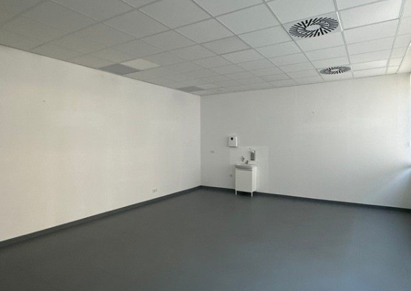 Priestory pre šport a fyzioterapiu na prenájom - 106 m2 a 112 m2, OBC Tomášikova