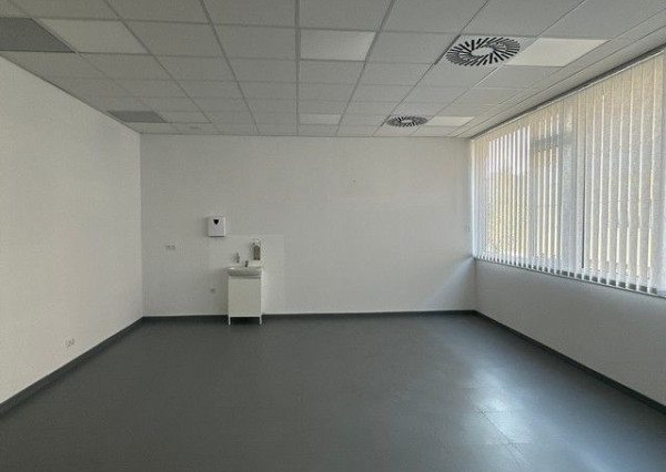 Priestory pre šport a fyzioterapiu na prenájom - 106 m2 a 112 m2, OBC Tomášikova