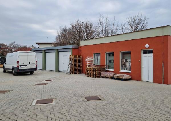 Na predaj veľký polyfunkčný obchodný priestor s rodinným dom a bytovými jednotkami v centre mesta - generujúci zisk