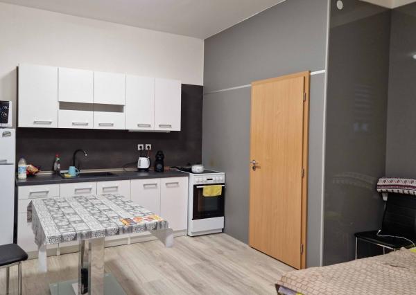 Na predaj veľký polyfunkčný obchodný priestor s rodinným dom a bytovými jednotkami v centre mesta - generujúci zisk