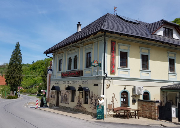 Predám pozemok vo Vyhniach + stavebné povolenie na chatu.