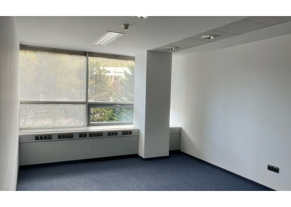 Kancelárske priestory vo Westend Tower na prenájom - od 14 m2, ul. Dúbravská cesta.