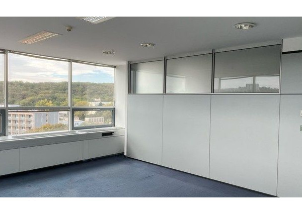 Kancelárske priestory vo Westend Tower na prenájom - od 14 m2, ul. Dúbravská cesta.