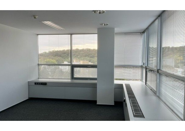 Kancelárske priestory vo Westend Tower na prenájom - od 14 m2, ul. Dúbravská cesta.
