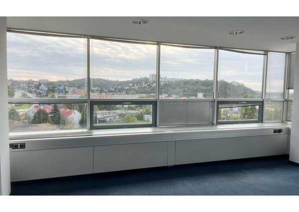 Kancelárske priestory vo Westend Tower na prenájom - od 14 m2, ul. Dúbravská cesta.