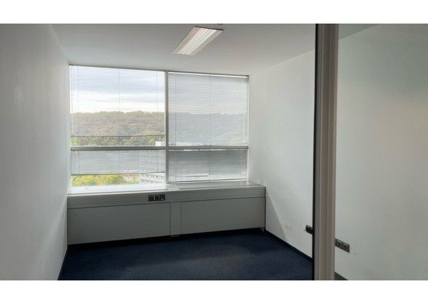 Kancelárske priestory vo Westend Tower na prenájom - od 14 m2, ul. Dúbravská cesta.