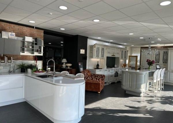 Investičná príležitosť - obchodný priestor s nájomníkom na predaj - 276 m2, Pestovateľská ul.