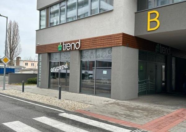 Pekný obchodný priestor v novostavbe na prenájom - 120 m2, Tomášikova ul.