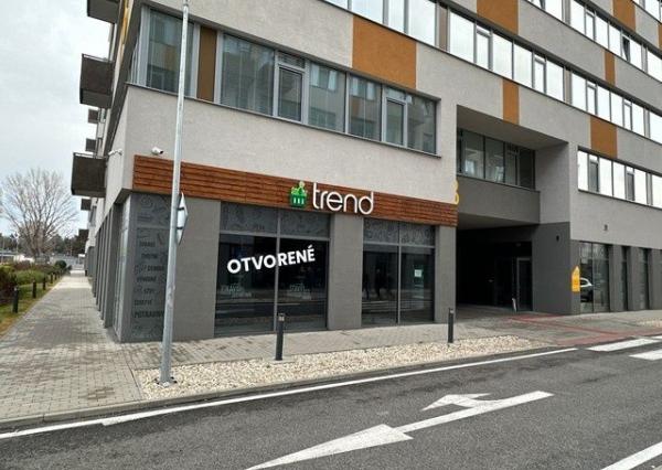 Pekný obchodný priestor v novostavbe na prenájom - 120 m2, Tomášikova ul.