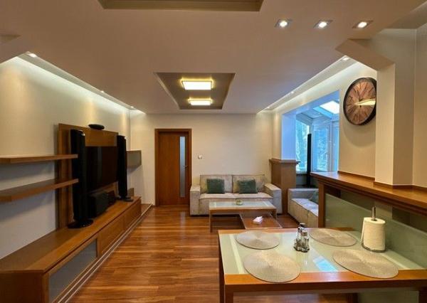 Útulný, zrekonštruovaný a klimatizovaný 2i byt s pivnicou na prenájom - 76 m2, Teplická ul.