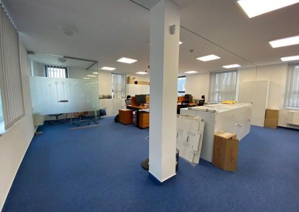 Zrekonštruovaný administratívny celok na prenájom - 371 m2, Údernícka ul.