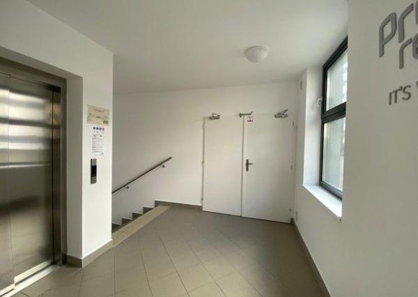 Zrekonštruovaný administratívny celok na prenájom - 371 m2, Údernícka ul.