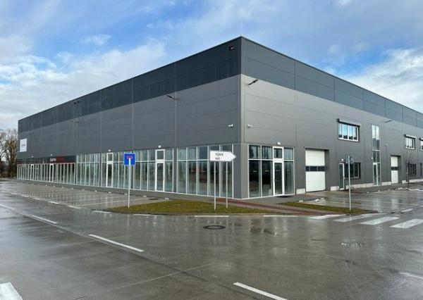 Vykurované obchodno-skladovacie a výstavné priestory na prenájom - od 450 m2, lokalita Bory.